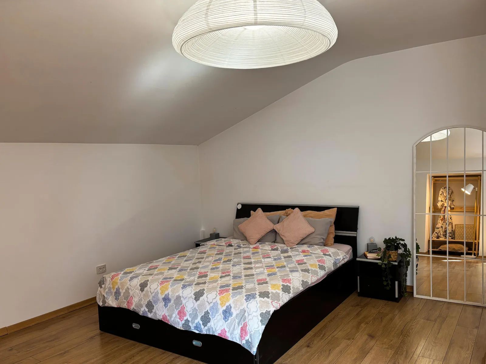 Large bedroom, Armenească 22 apartment